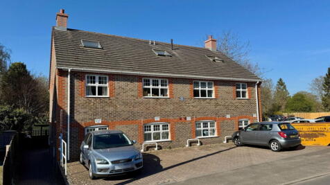 Russell Court, Russell Road, Newbury, RG14 5LG