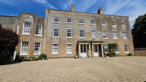 Castle House, Old Bath Road, Newbury, RG14 1QL