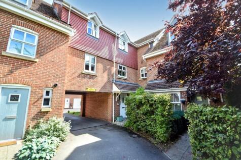 Lapwing Way, Four Marks, Alton, GU34