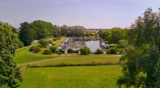 4153400_100DRONE_SING0085_edited