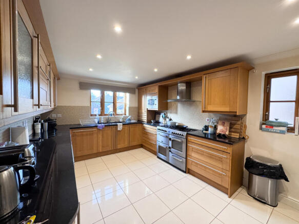 20251128_132844499_iOS