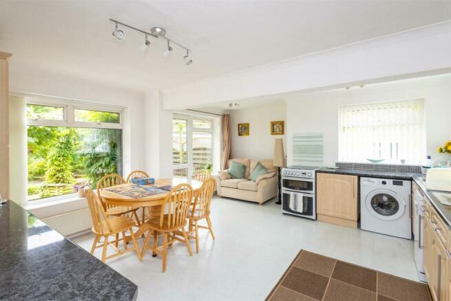 Kitchen/Dining Room