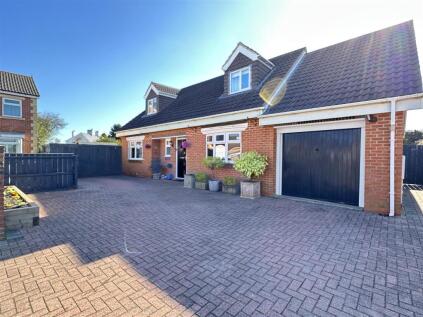 Fairfield Close, Fairfield, Stockton-On-Tees TS19 7HH