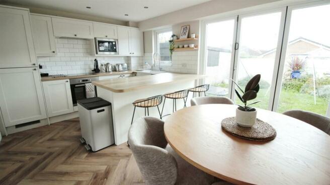 Kitchen/Dining Room