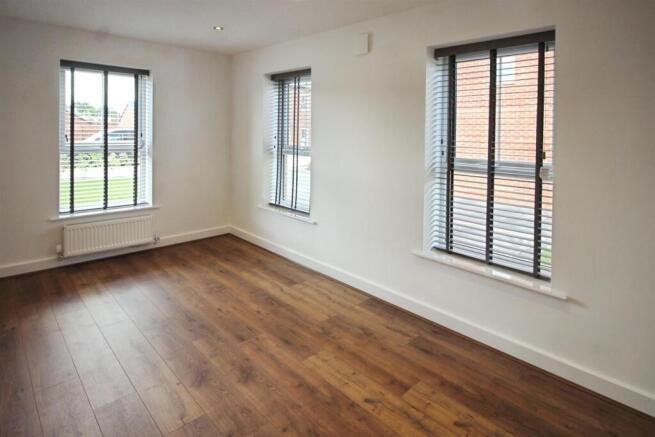 Bedroom 2 /Office /Lounge
