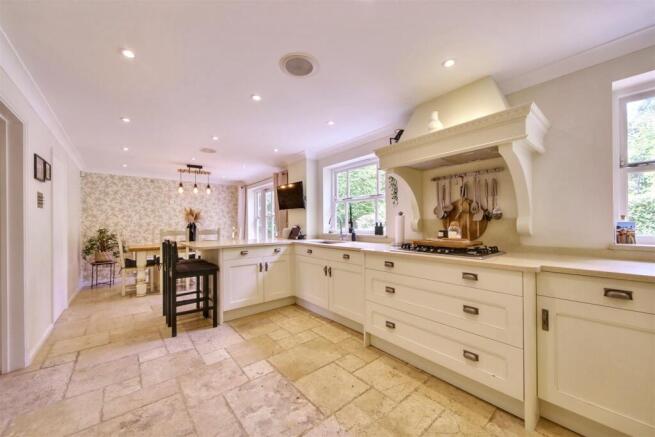 Kitchen Diner.jpg