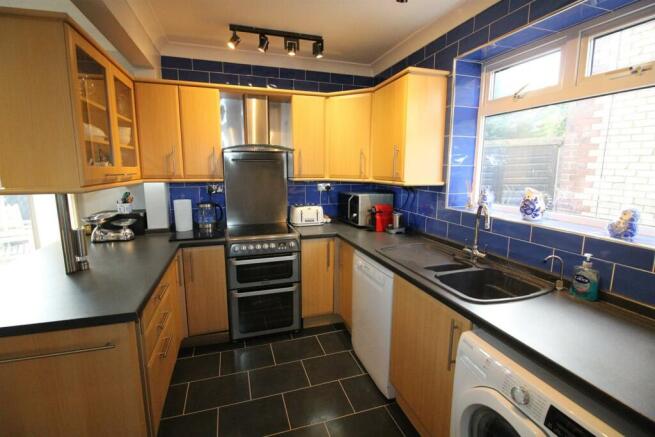 Kitchen1.JPG