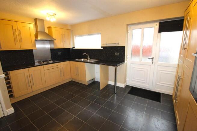 kitchen 2.JPG
