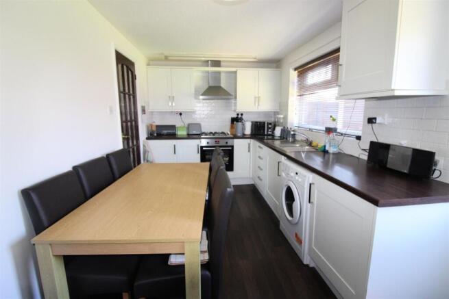 Kitchen 2.JPG