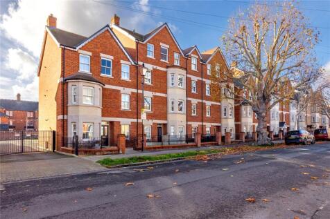 Warwick Avenue, Bedford, Bedfordshire, MK40