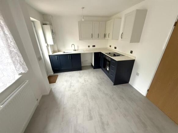 Newly Fitted Kitchen / Diner