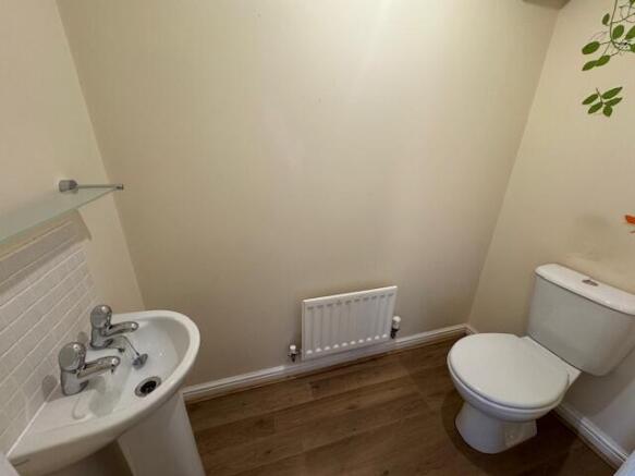 Cloakroom/wc