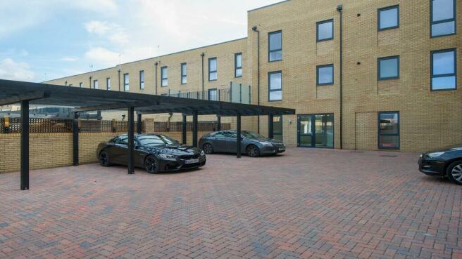 De Havilland House Parking Serviced Apartment Camb