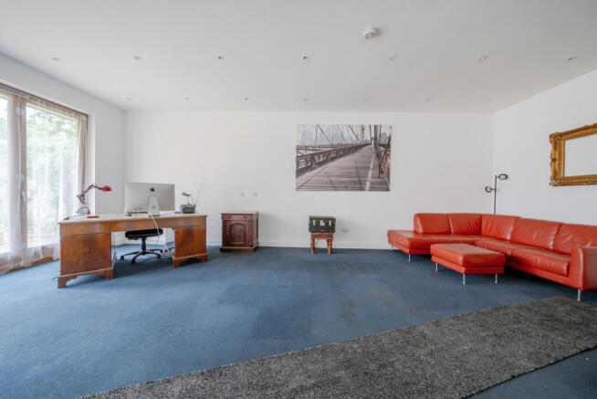 1374645-9-692dd44...