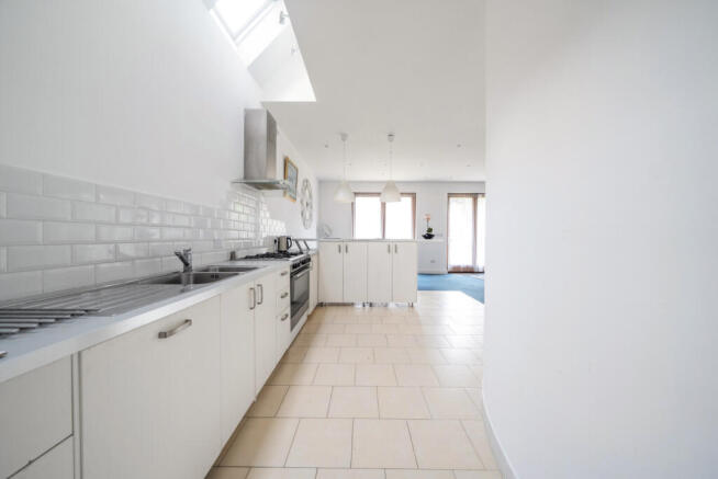 1374645-24-692dd5...