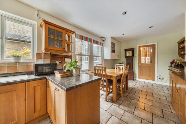 1386842-8-6941668...