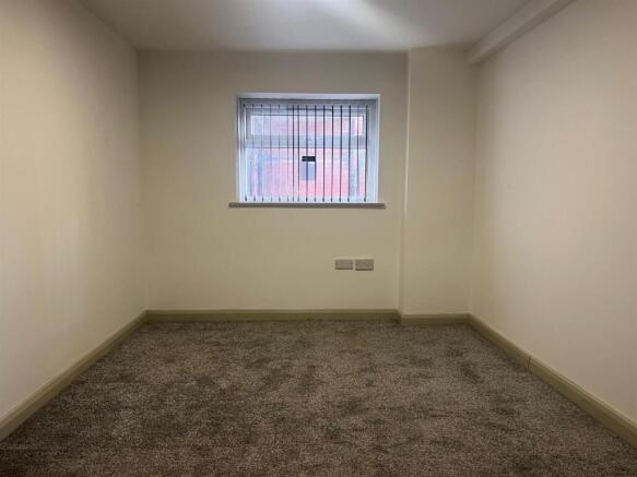 drake street 12 bed1.jpg