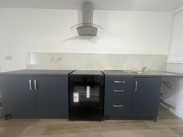 flat1 kitchen.jpg
