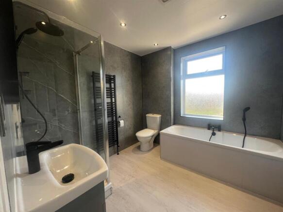 stanhill bathroom1.jpg
