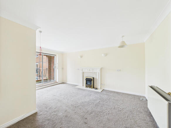 LIVING ROOM (3)