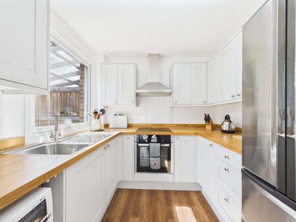 CAM01354G0-PR0586-STILL007