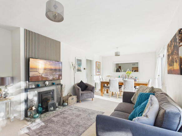 CAM02909G0-PR0508-STILL007