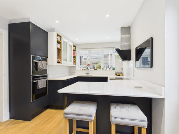 CAM01984G0-PR0527-STILL009