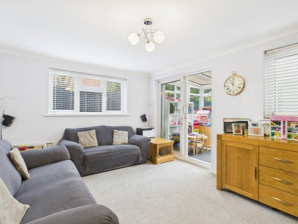 CAM01984G0-PR0527-STILL012