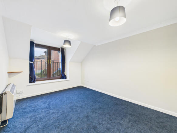 CAM01984G0-PR0533-STILL003