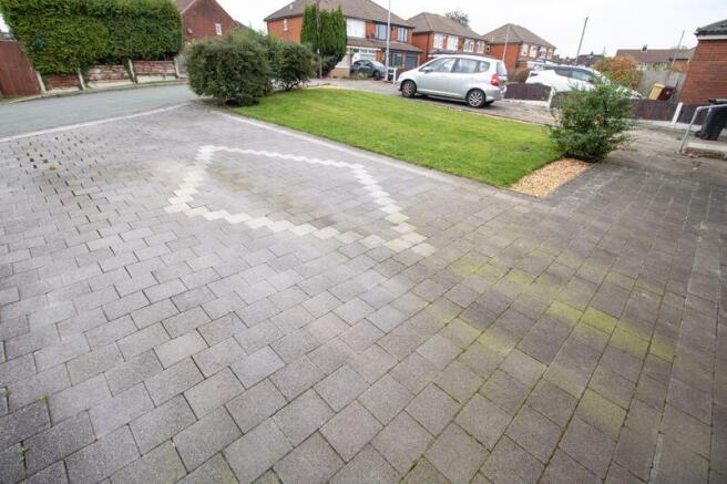 Front Driveway and Garden