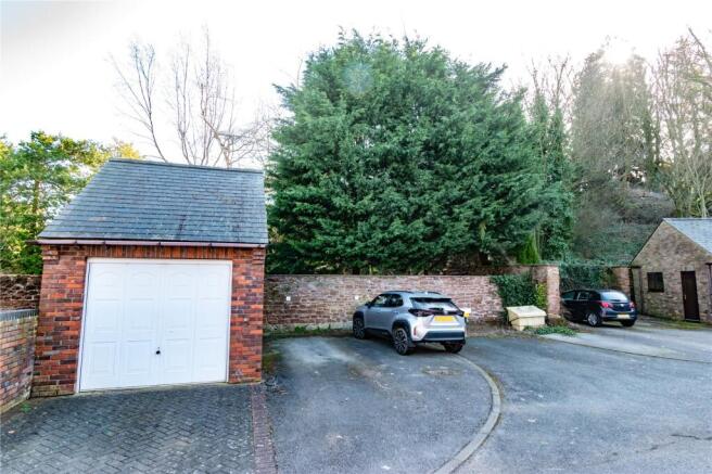 2 Holme Court