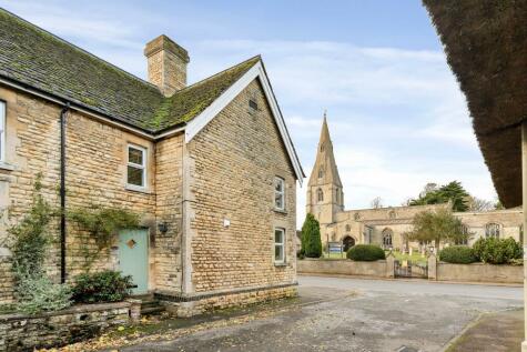 Cottesmore - 4 bedroom character property