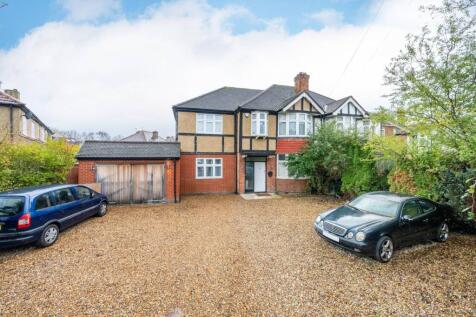 Stoneleigh Avenue, Worcester Park, KT4