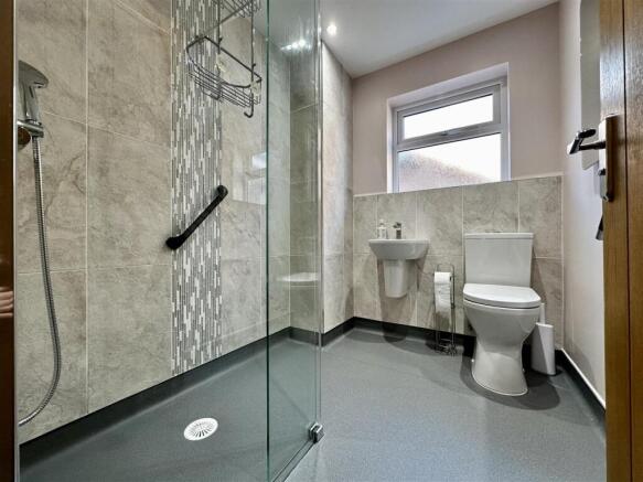 Family Shower Room