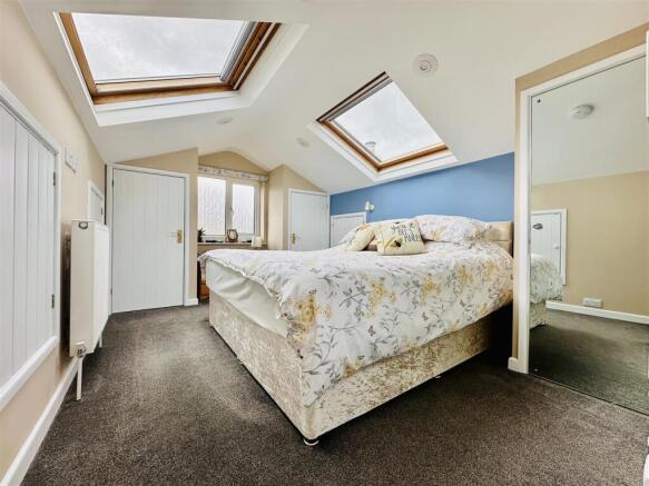 Main Bedroom (Bedroom 4)