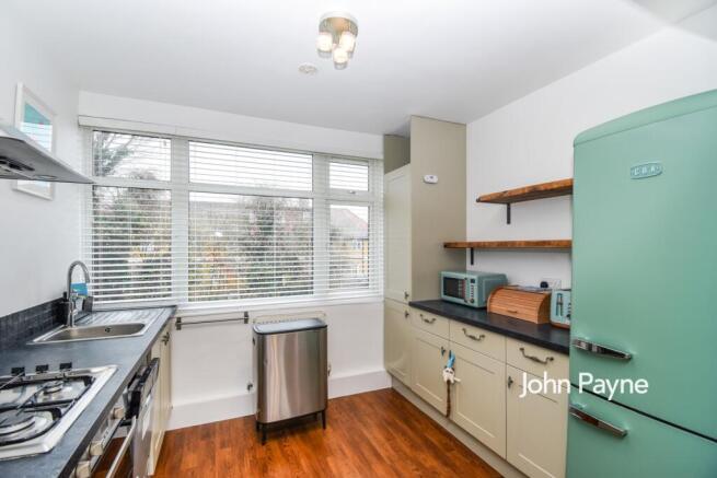 57eb375c-19dc-f01...