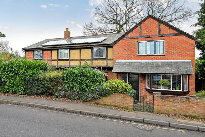 65 Frogmore Rd (2...