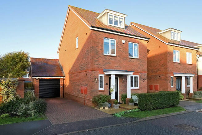2 Cuckoo Crescent...