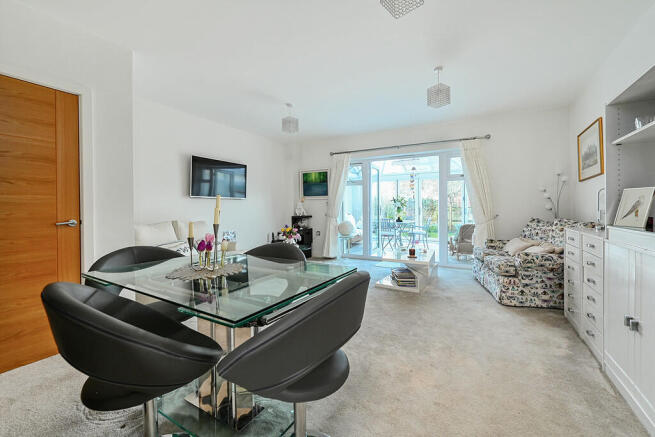 2 Cuckoo Crescent...