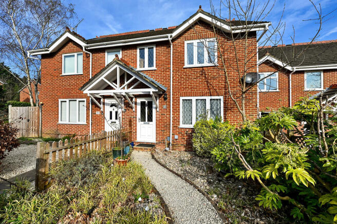 27 Thornfield Gre...