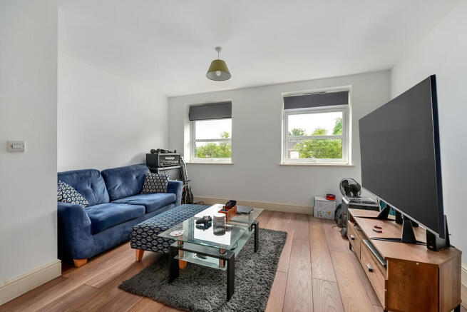 Flat 8 Manor Hous...