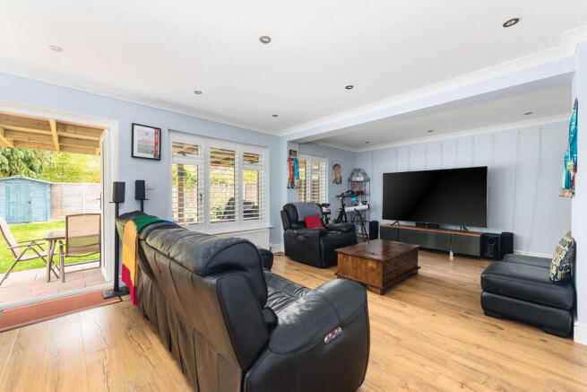 7 The Brambles (1...