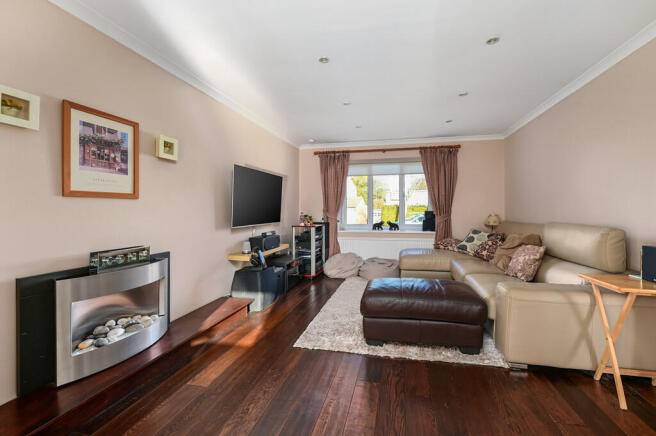 4 Shelley Walk (1...