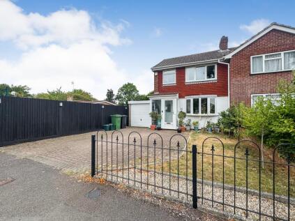 Fullbrook Crescent, Tilehurst, Reading, RG31