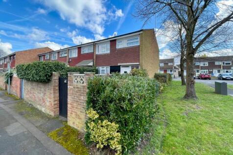 Worcester Close, FARNBOROUGH, GU14
