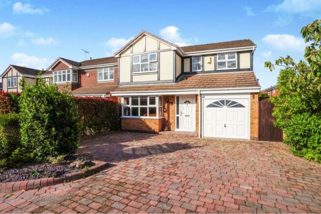 4 bedroom detached house for sale in Knightsbridge Way, Stretton ...