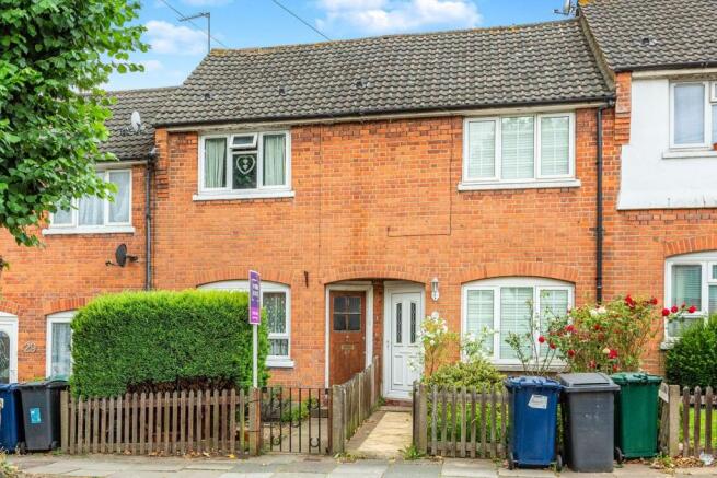 2 bedroom terraced house for sale in Queens Road, Finchley, N3