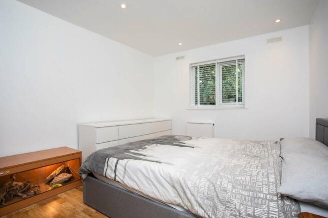 1 Bedroom Flat For Sale In Bettles Close Uxbridge Ub8 Ub8