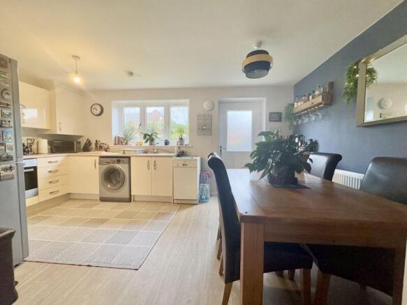Kitchen dining room