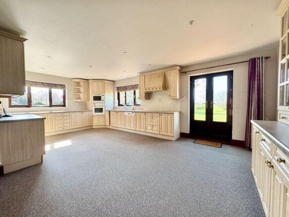 Kitchen dining room